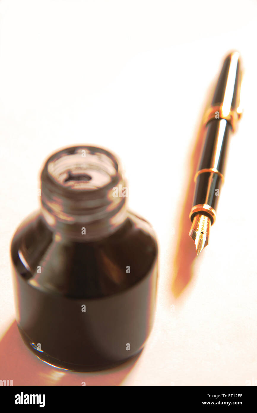 Writing instrument ; kalam davat ; inkpen and inkpot ; India Stock