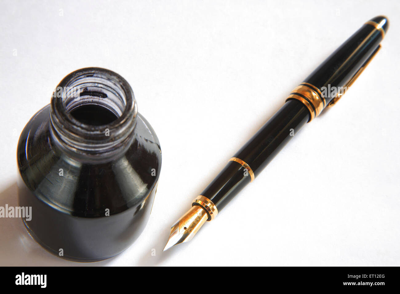 Writing instrument ; kalam davat ; inkpen and inkpot ; India Stock