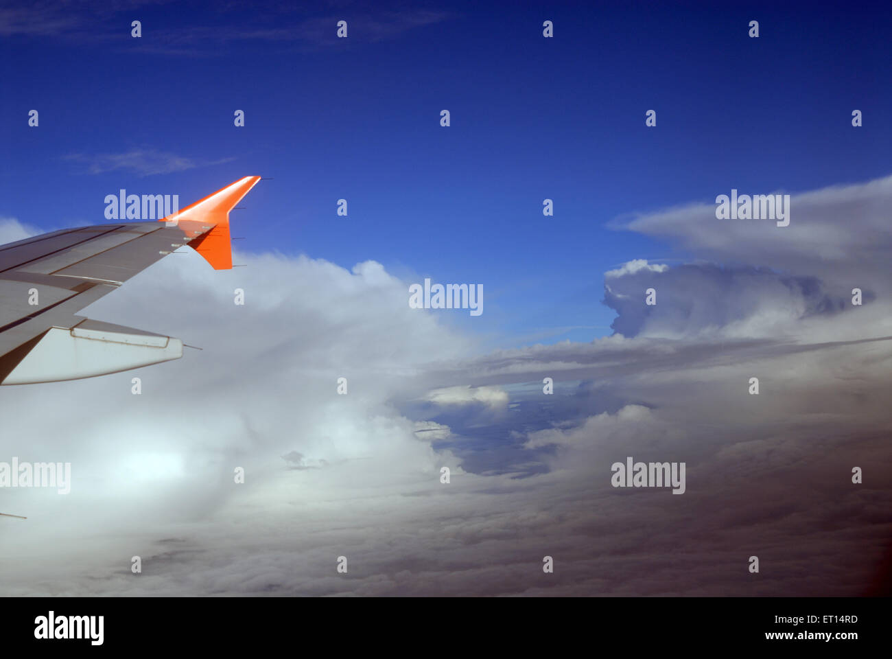 Aerial view of aircraft hi-res stock photography and images - Alamy