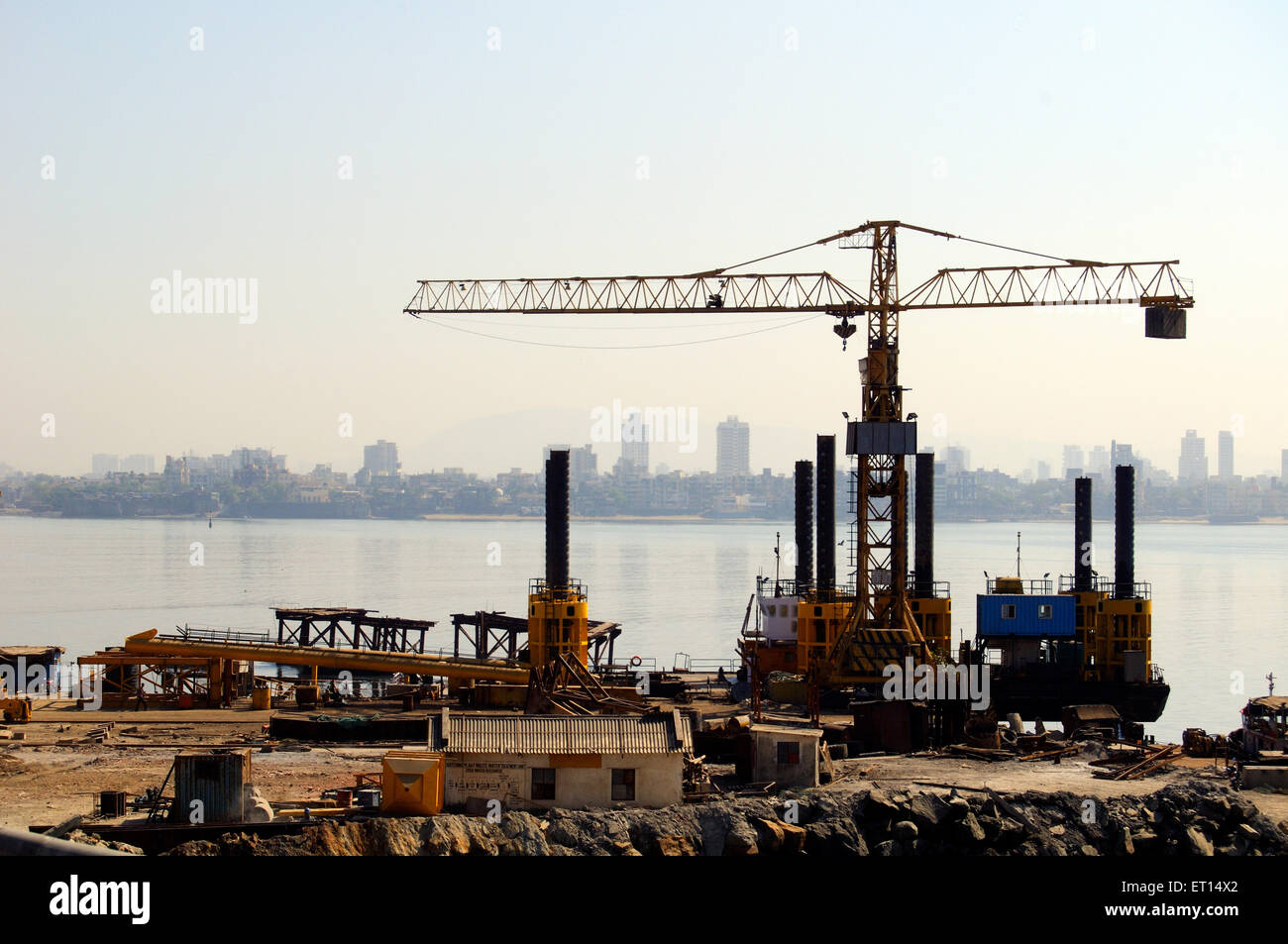 Machine crane building under construction, Bombay, Mumbai, Maharashtra, India Stock Photo