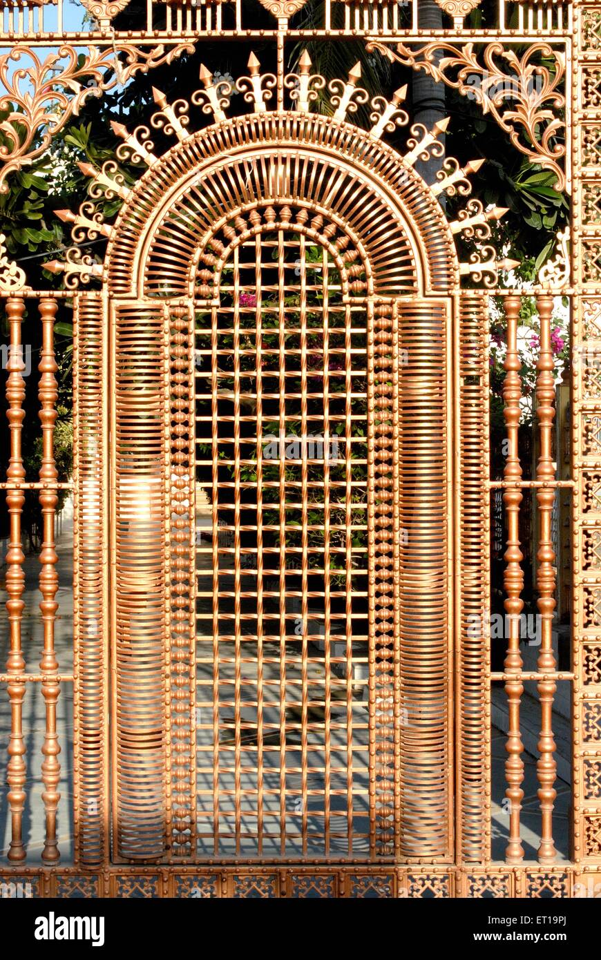 Grill gate hi-res stock photography and images - Alamy, image size:870x1390