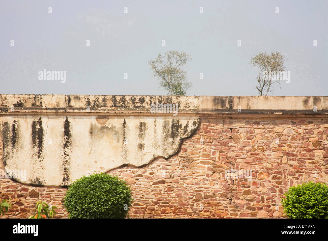 Stone wall ; Mughal architecture ; Fatehpur Sikri ; Uttar Pradesh ; India Stock Photo