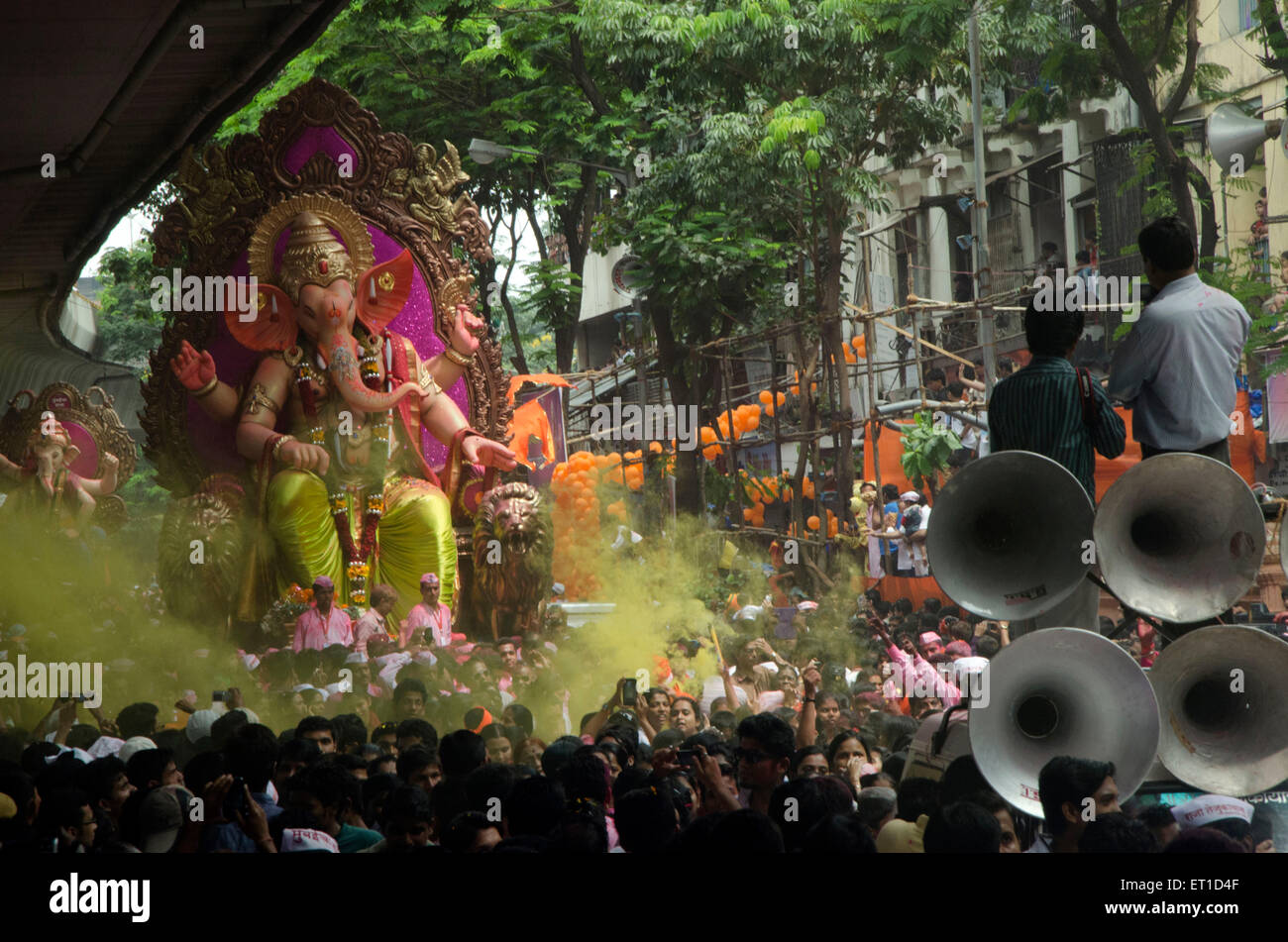 Ganesh Procession Under Flyover with Crowd on Ganpati Utsav Mumbai ...