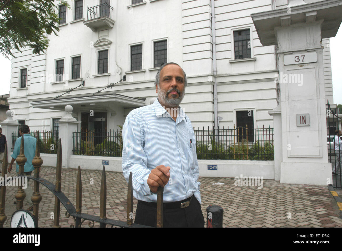 T. V. Ramaswamy of ITC limited in front of Virginia House headquarter