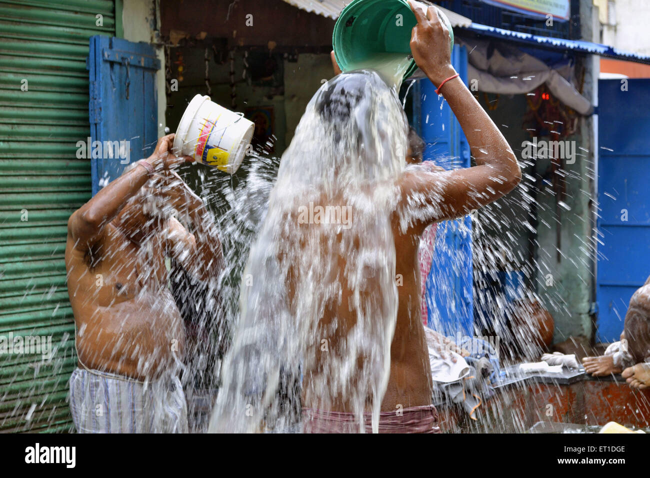 People Taking Bath High Resolution Stock Photography and Images Alamy