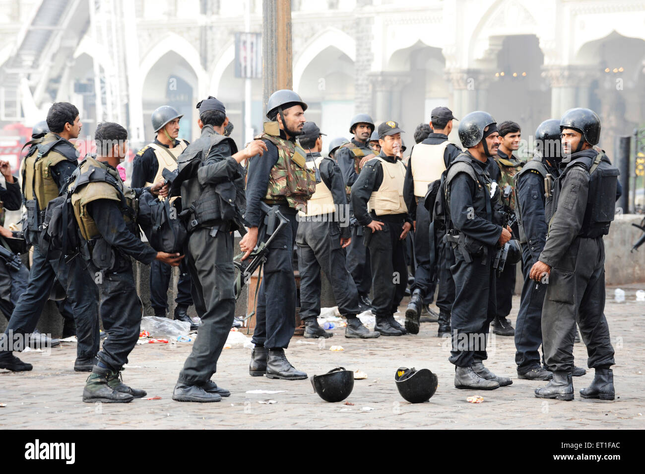 National Security Guard NSG commandos killing terrorist ; terrorist attack Deccan Mujahedeen on 26 November 2008 in Bombay Stock Photo