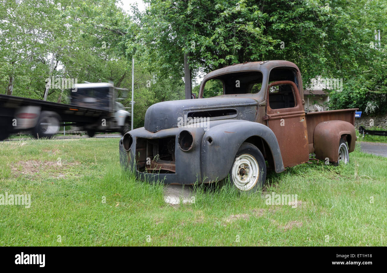 Ford Pickup, 1947 1/2 ton, Classic car next to road, USA. Stock Photo