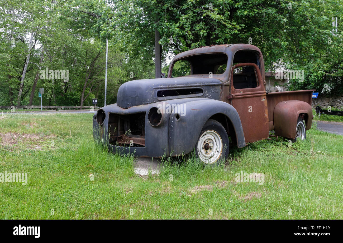 Ford Pickup, 1947 1/2 ton, Classic car next to road, USA. Stock Photo