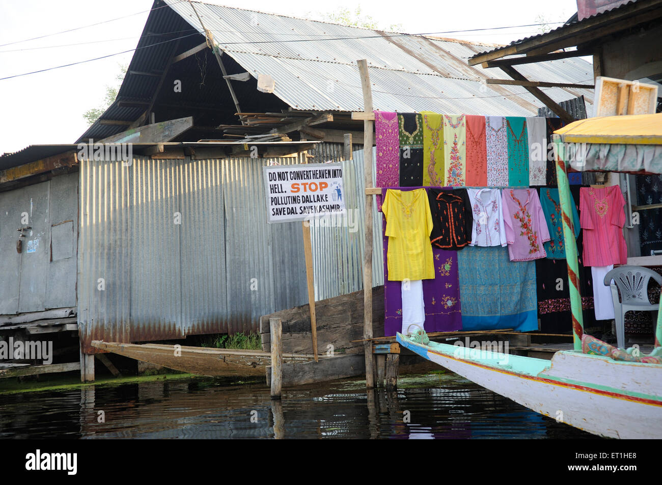 Srinagar clothes hires stock photography and images Alamy