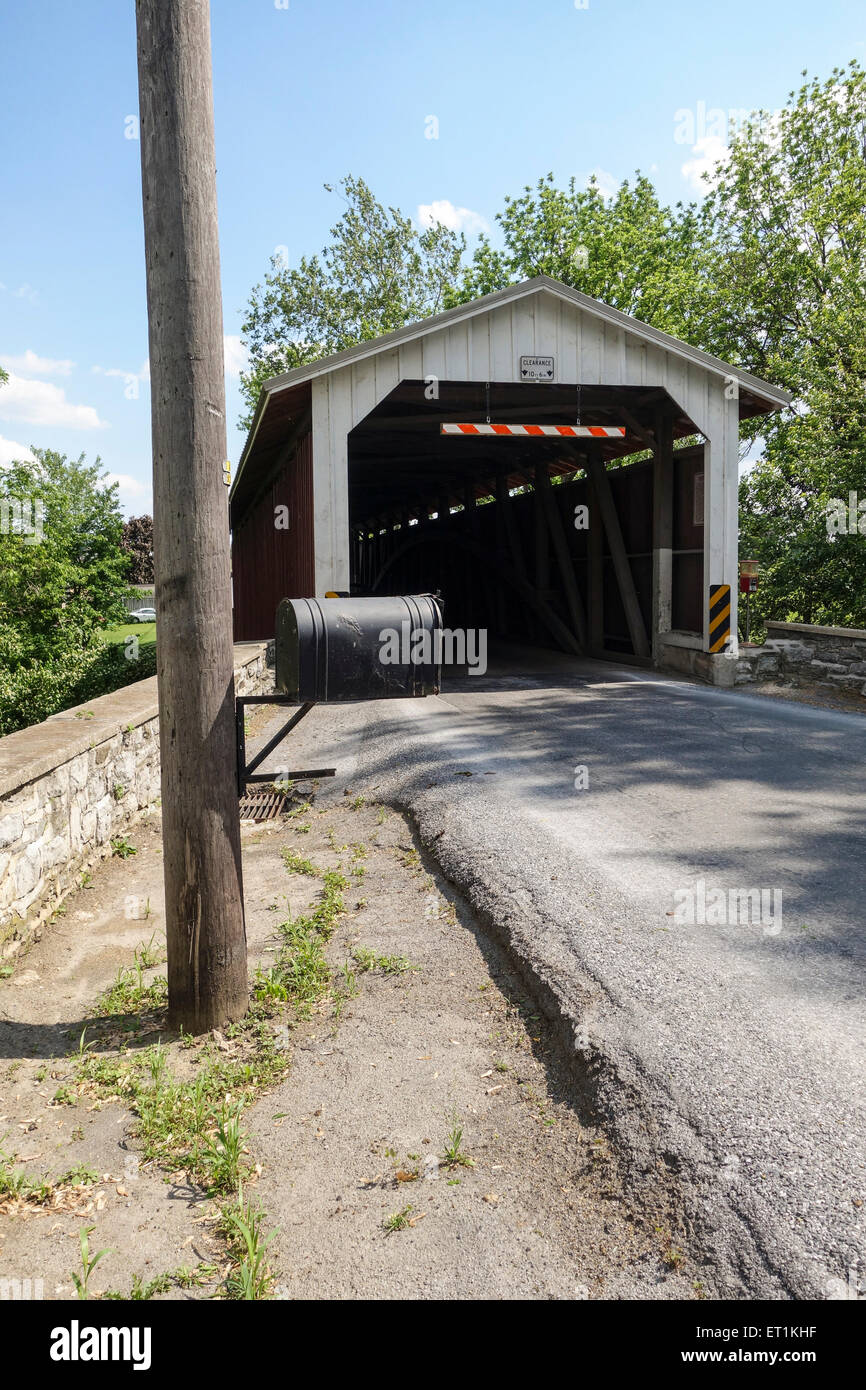 Covered bridge, Baumgardner Mill Covered Bridge over Pequea Creek, Lancaster County, Pennsylvania, USA. Stock Photo