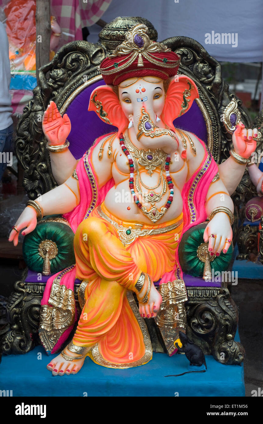 Lord Ganesha Sitting On Chowki - Panchdhatu