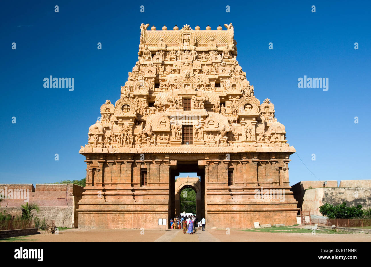 Brihadishvara Temple entrance gopuram, Rajarajesvaram, Thanjai Periya Kovil, Peruvudaiyar Kovil, Shaivite Hindu temple, Thanjavur, Tamil Nadu, India Stock Photo