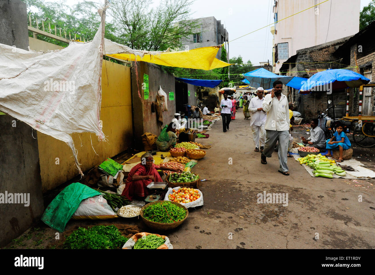 Market ; Akluj ; Solapur ; Maharashtra ; India Stock Photo Alamy
