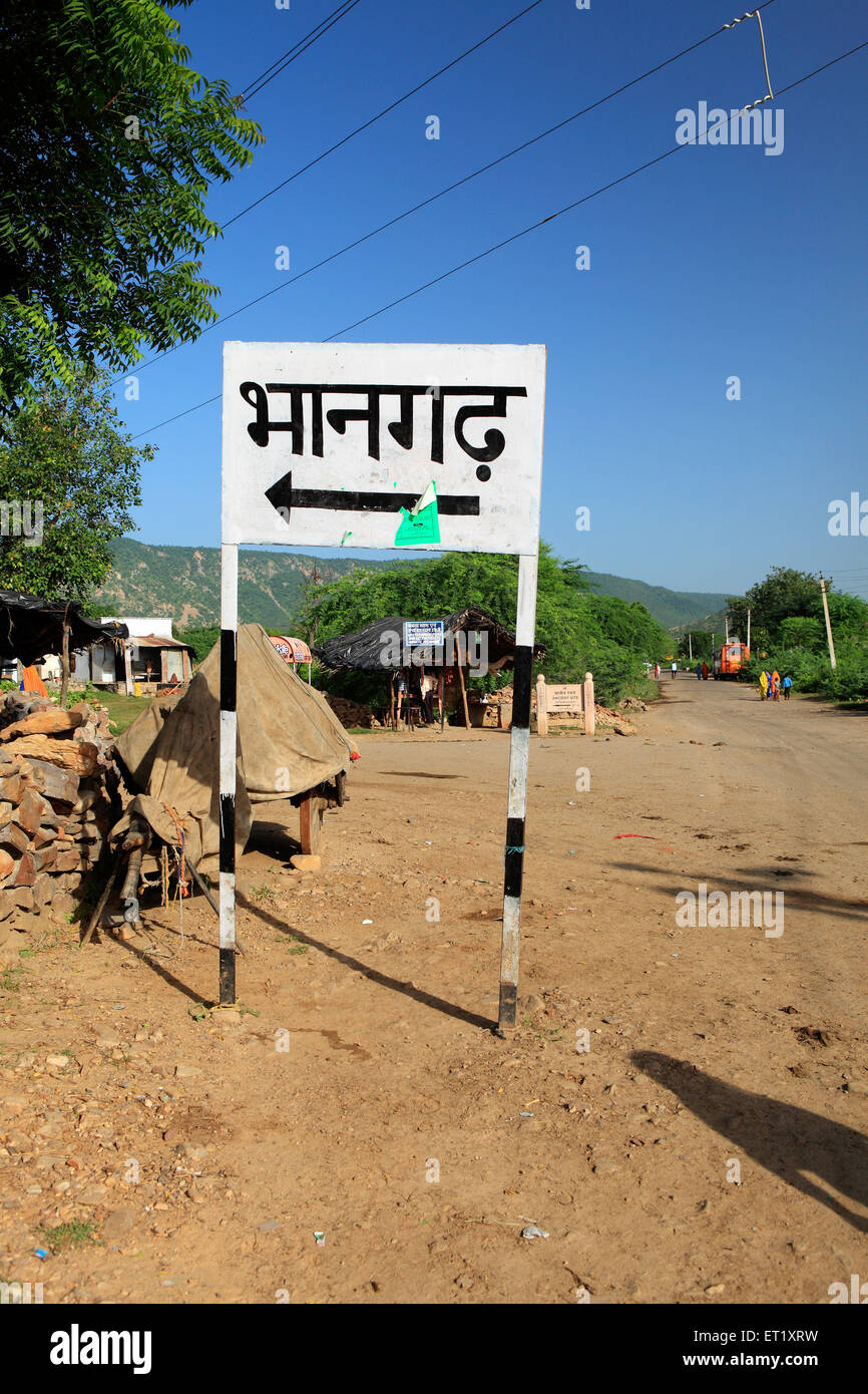 Hindi signage hires stock photography and images Alamy