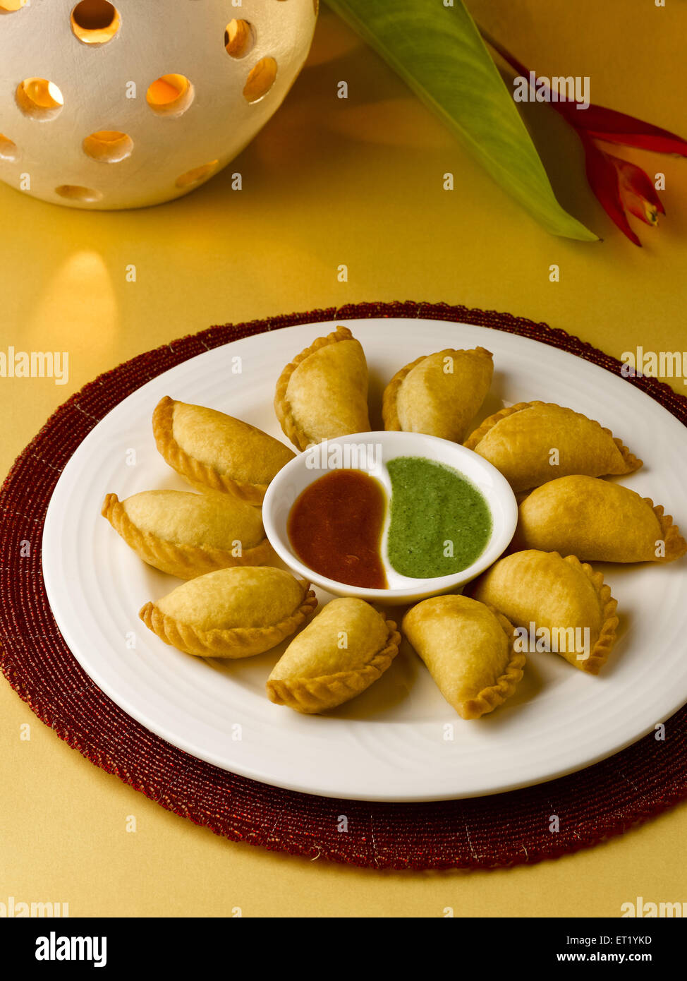 Food ; ghughra with date and coriander chutney served in tray Stock