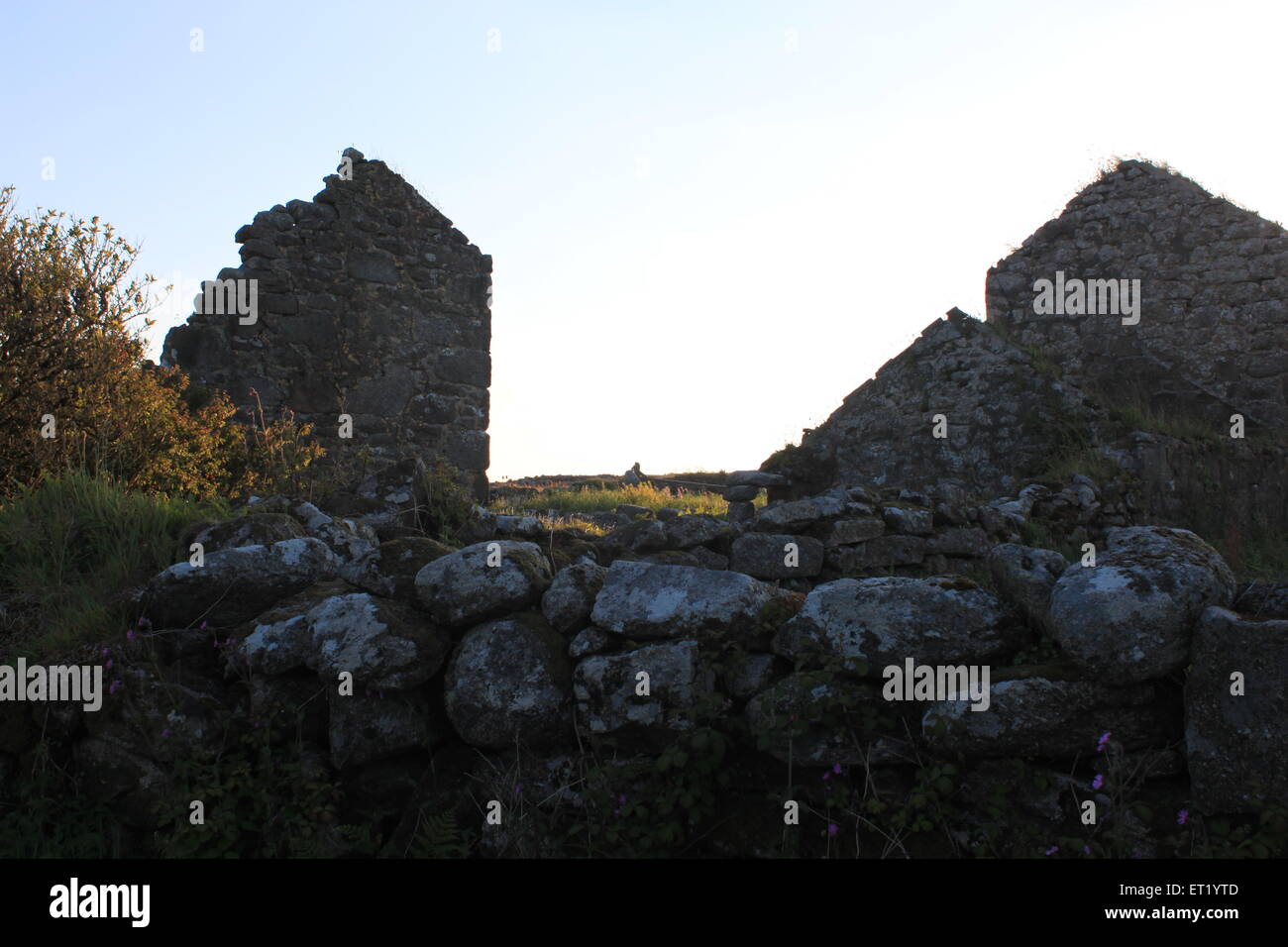derelict granite cottages in penwith west cornwall Stock Photo Alamy