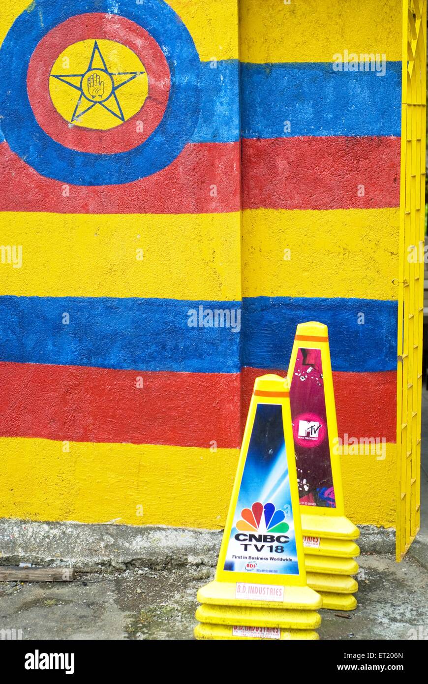 Plastic road dividers, Mumbai police office, Flora fountain, Bombay