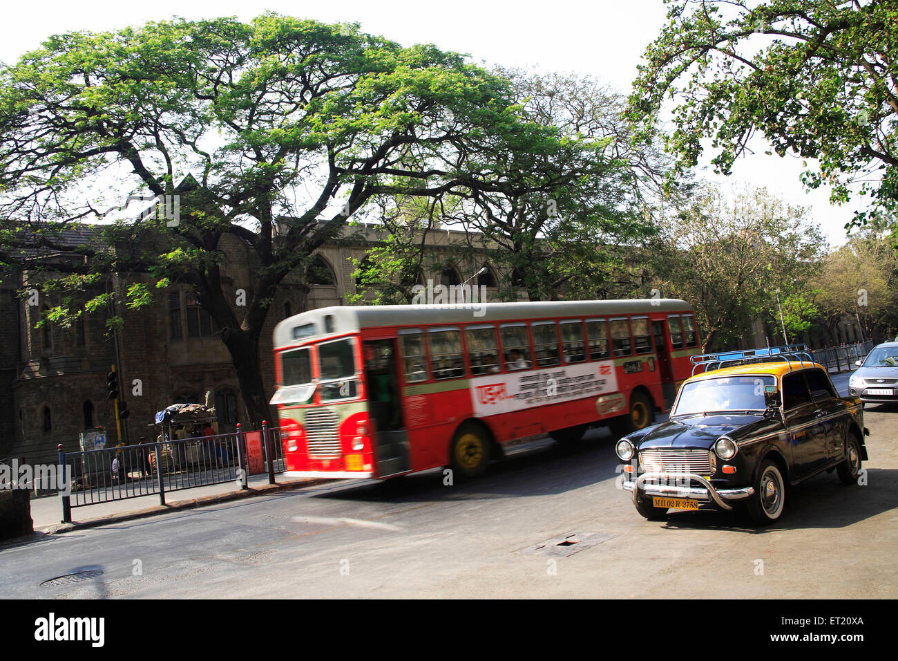BEST bus and taxi, Bombay, Mumbai, Maharashtra, India, Asia, Asian, Indian Stock Photo