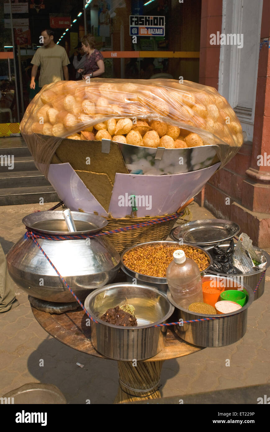 Pani Puri, Golgappa stall, Calcutta, Kolkata ; West Bengal ; India Stock Photo