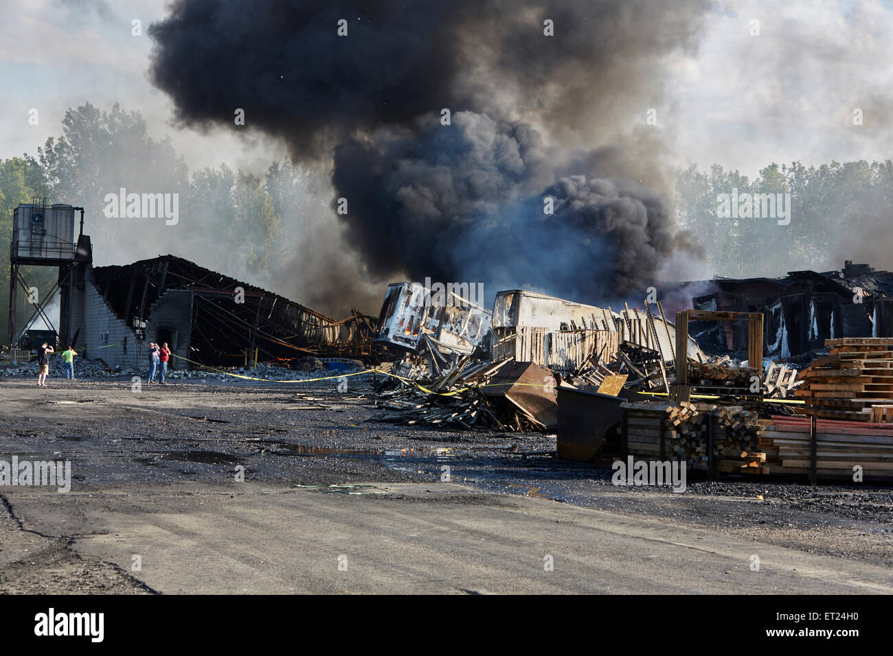 Plastic pallets recycling hires stock photography and images Alamy