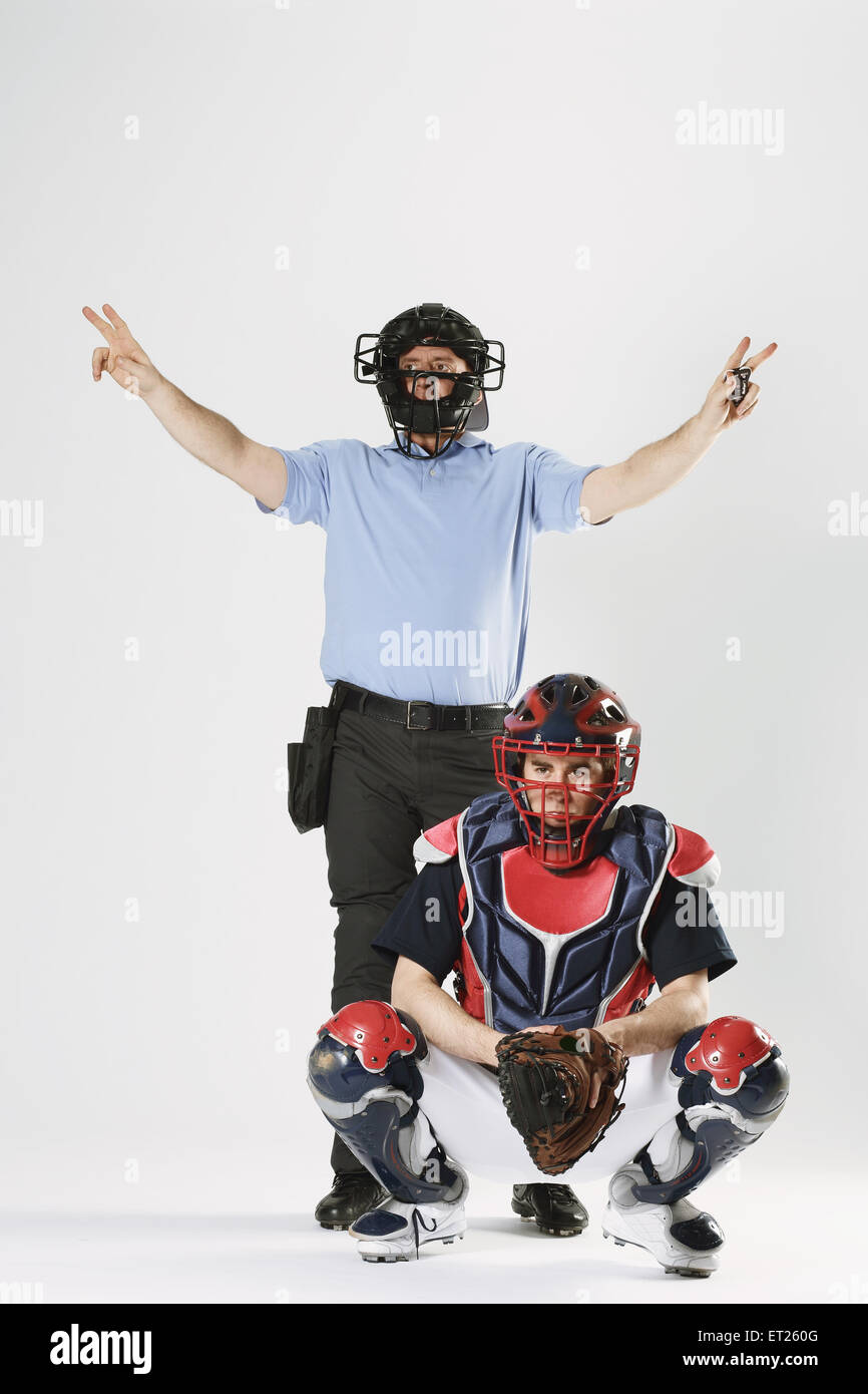 Photo: Umpire Lance Barksdale Give St. Louis Cardinals Catcher Willson  Contreras A Baseball - SLP2023072906 