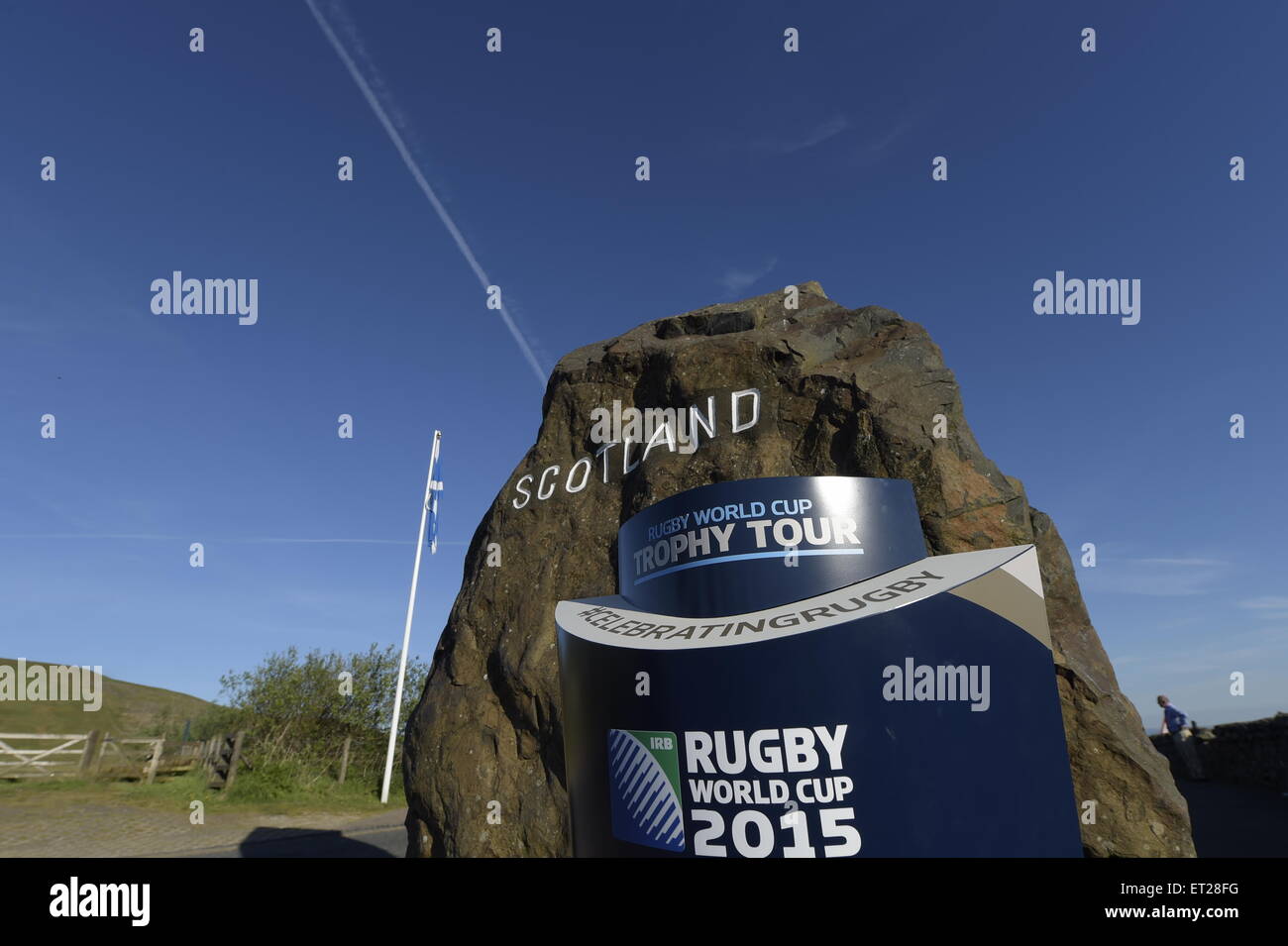 Jedburgh, UK. 11 June 2015. Border between Scotland and England, A 68, Carter Bar,The start of the Rugby World Cup trophy tour in Scotland. The trophy will be brought to the Border by England 2015 ambassador Will Greenwood, a member of England's 2003 World Cup winning side. He will be met at the border by Scotland's 1984 Grand Slam winning scrum-half, Roy Laidlaw, who is now President of Jed-Forest RFC Stock Photo