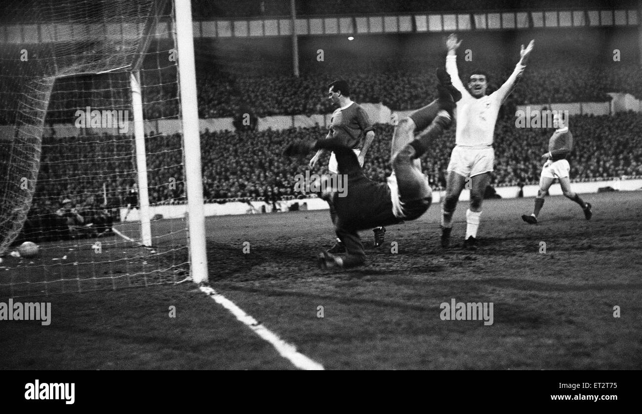 Tottenham hotspur cup winners cup 1963 hires stock photography and