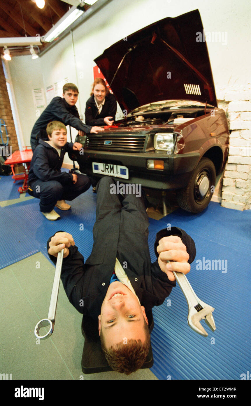 A new facility to help unruly youngsters at the Bishopton Centre. The centre will help youngsters get skills they wouldn't get in the classroom. Michael Parker with Christie Leigh Marden, Mark James Watson and Neal Gobie trying out the facility before it opens for business. 13th October 1998. Stock Photo