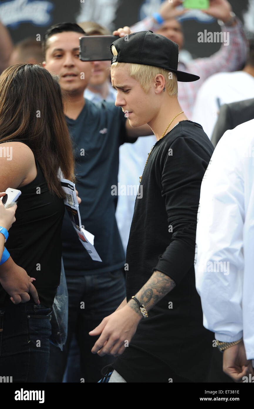 Justin Bieber meets and greets fans at West Coast Custom Featuring: Justin  Bieber Where: Los Angeles, California, United States When: 07 Dec 2014  Credit: WENN.com Stock Photo - Alamy