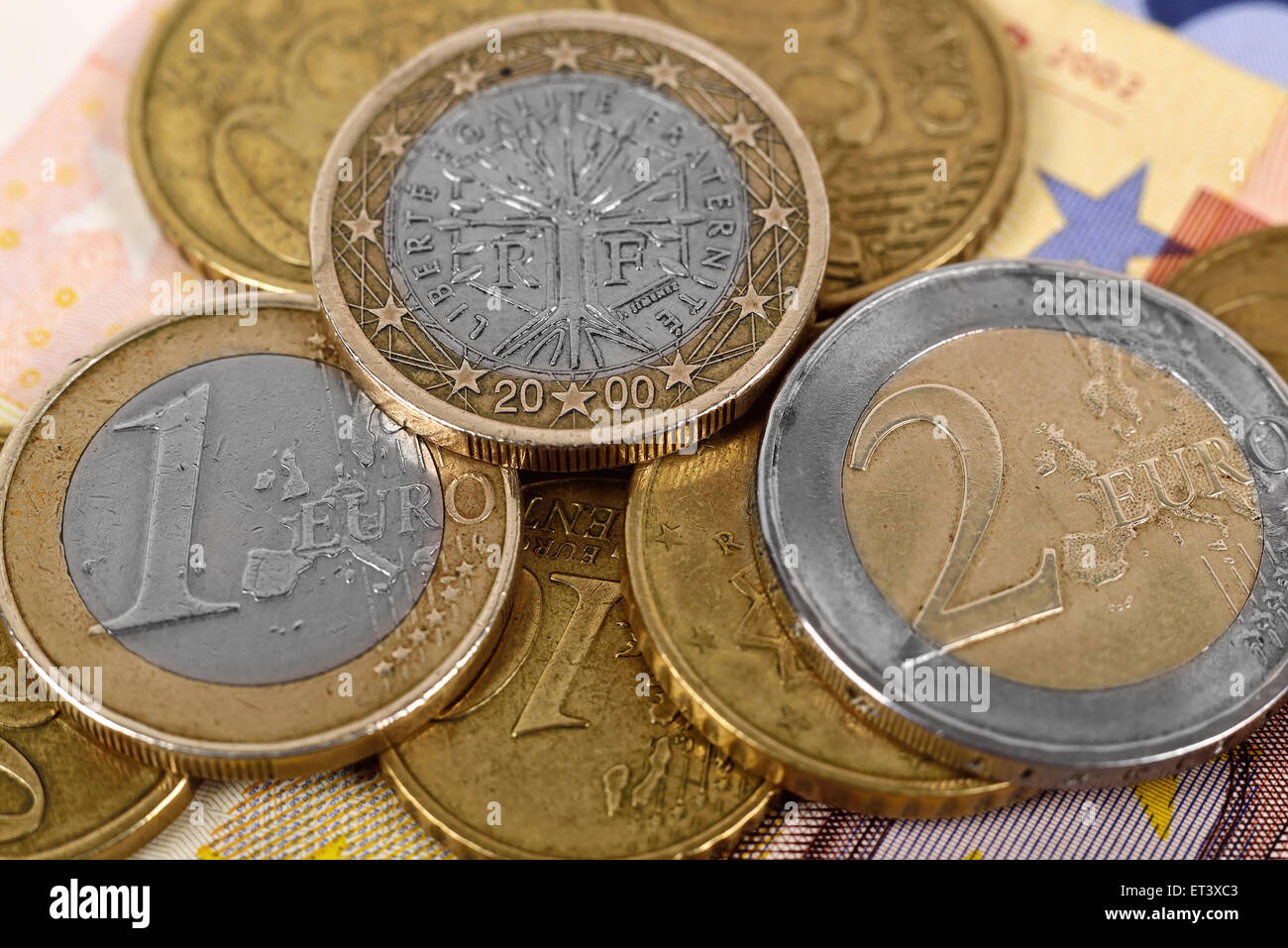 Euro Banknote and Coins, extra close up Stock Photo - Alamy