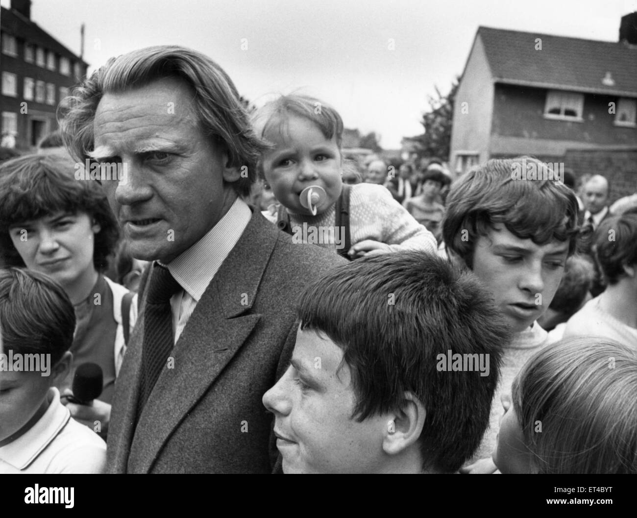 Michael Heseltine Secretary of State for the Environment seen here touring Toxteth following the riots. 25th July 1981 Stock Photo