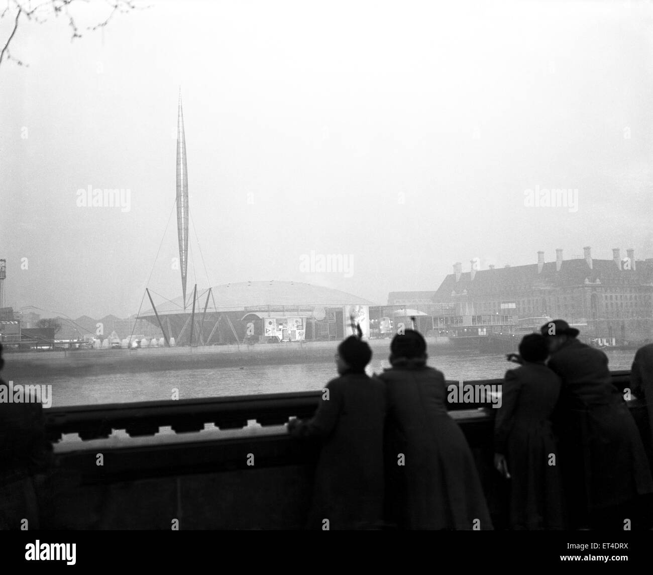 Lighting dress rehearsal on the Festival of Britain South Bank site, showing the Skylon and the Dome of Discovery, London. 23rd April 1951. Stock Photo