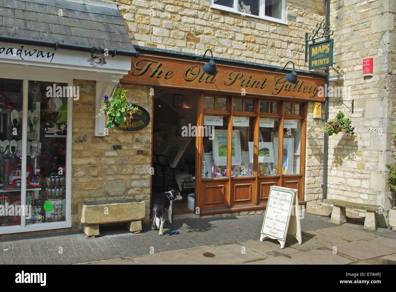 The Old Print Gallery, a shop in a precinct off the High Street in the Cotswolds village of Broadway Stock Photo