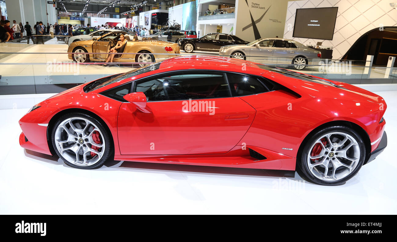 2015 Lamborghini Huracán LP 610-4 Photos and Info – News –  Car and Driver