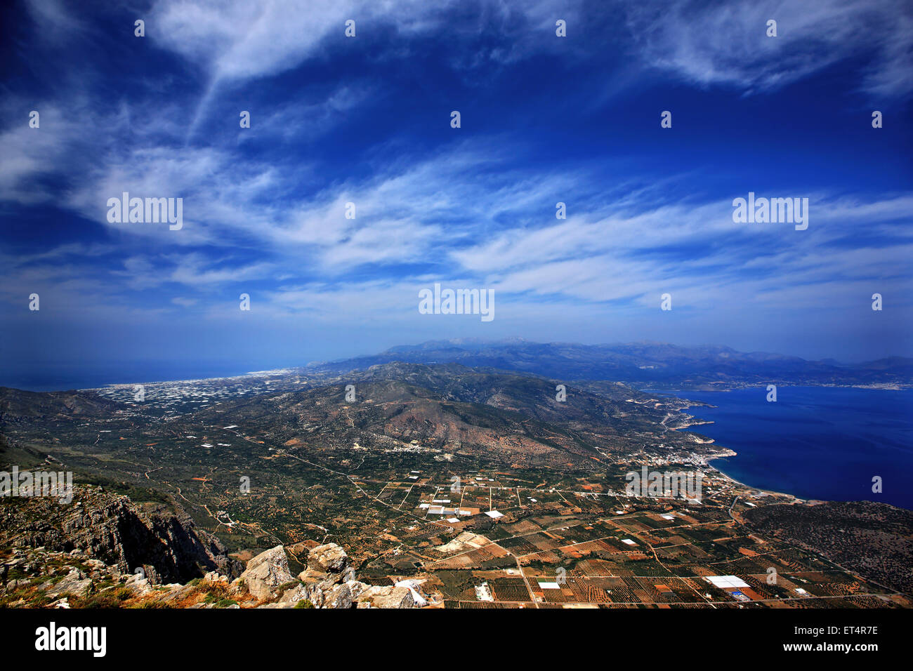 The narrowest point of Crete, 12 km (in a straight line), from Ierapetra to the left (south) to Pacheia Ammos to the right). Stock Photo