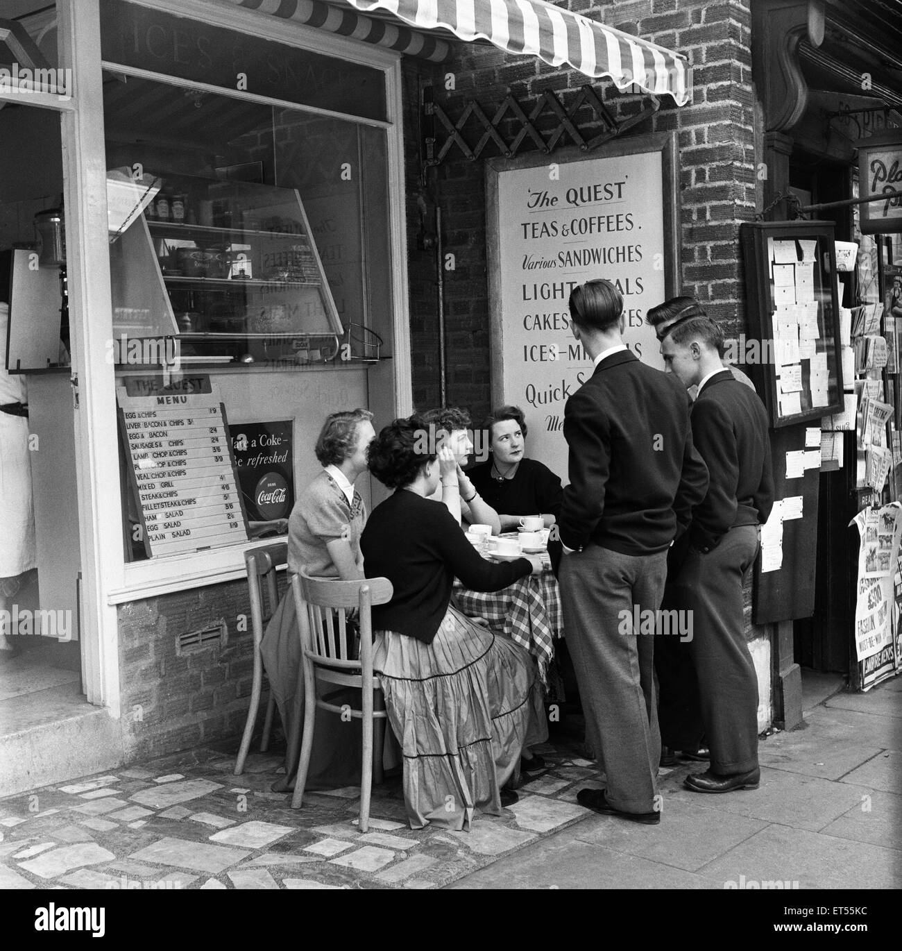 Scenes in Hampstead, north London. 24th September 1954. Stock Photo