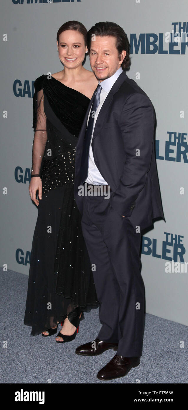 Brie larson and mark wahlberg hi-res stock photography and images - Alamy