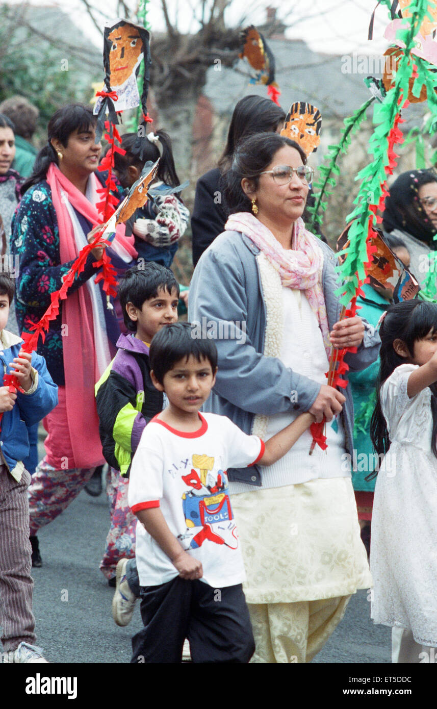 Some of the youngsters and adults taking part in the procession...Khushi Ka Mela, a festival of Asian arts, has been happening in Thornton Lodge. The festival has included workshops, a children's procession, storytelling, theatre and dance and was organis Stock Photo