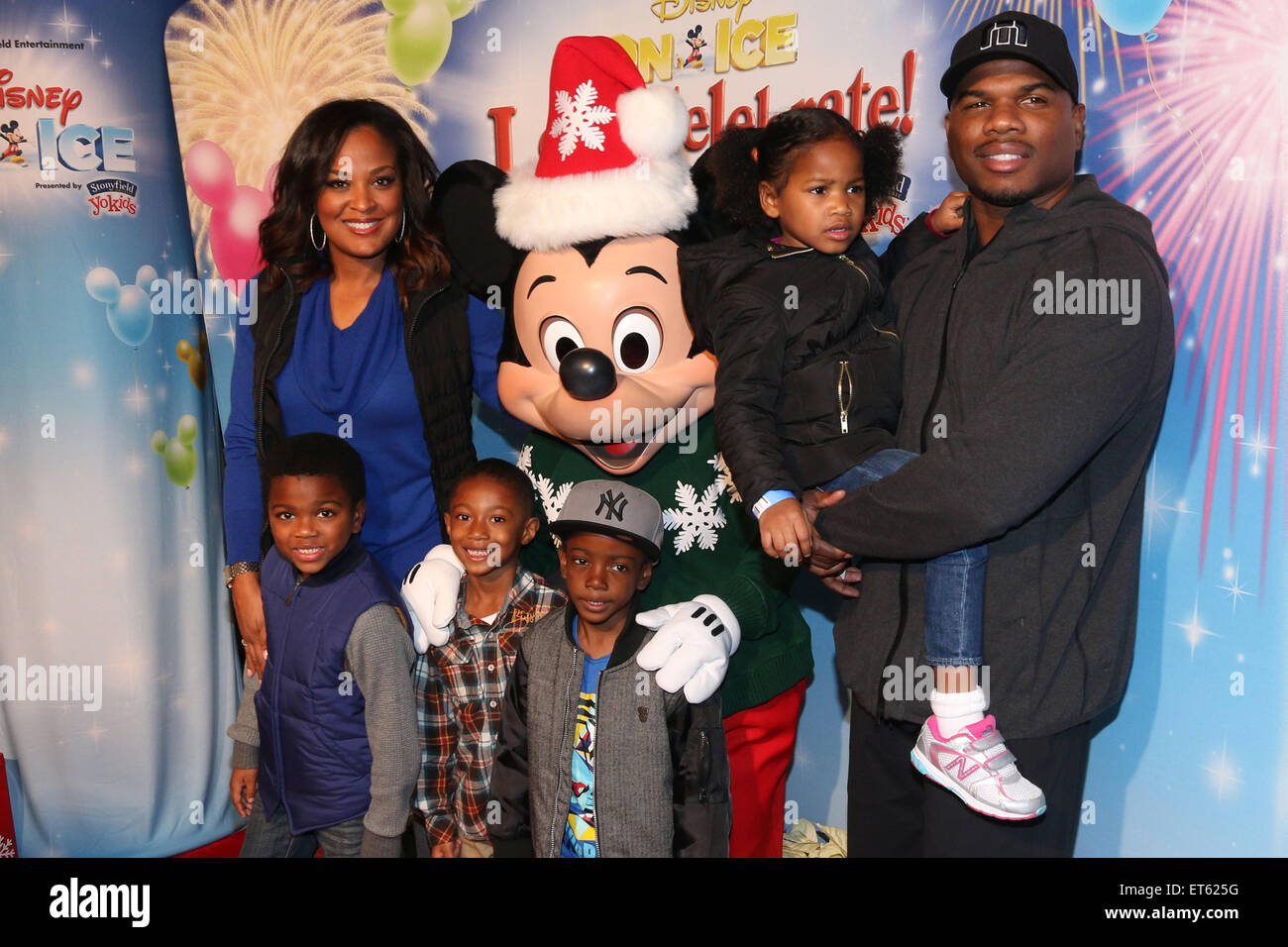 Disney On Ice Presents \, image size:1300x956