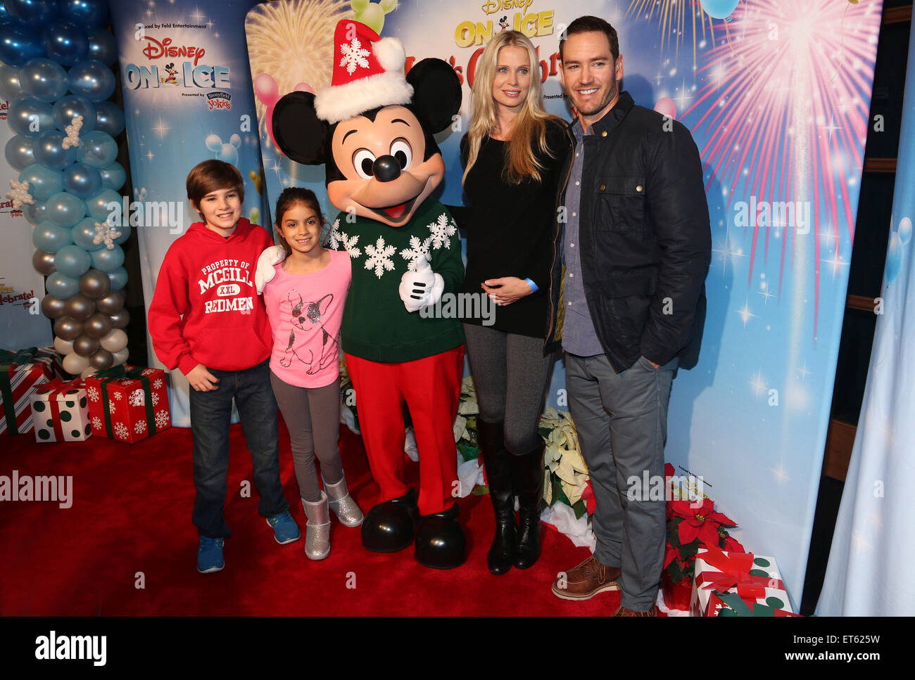 Ava lorenn and michael gosselaar hi-res stock photography and images