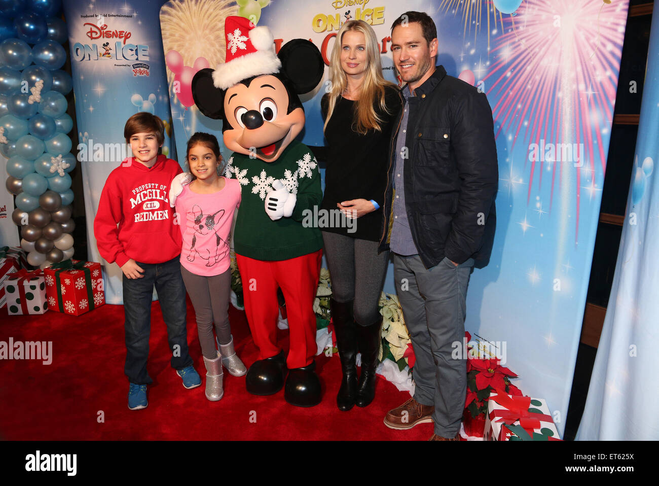 Ava lorenn and michael gosselaar hi-res stock photography and images