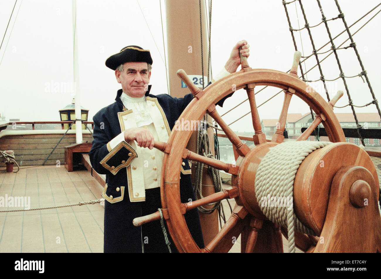 Captain James Cook, aka David Wheeler, appealing for volunteers to help man the Endeavour, at Stockton Castlegate Quay, 30th January 1997. Stock Photo