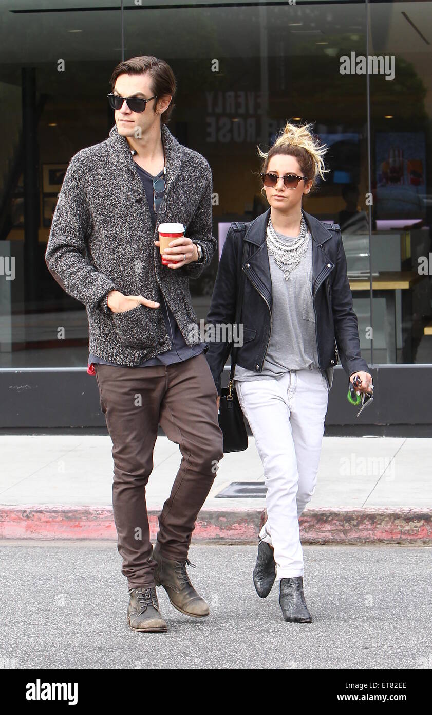 Ashley tisdale with christopher french in la new pics Ashley tisdale with christopher french in la new foto