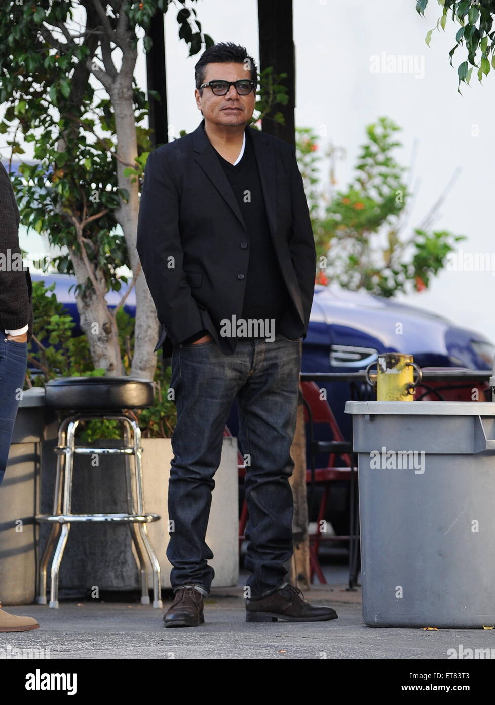 Comedian Lopez makes a quick pit stop for tacos at the famous