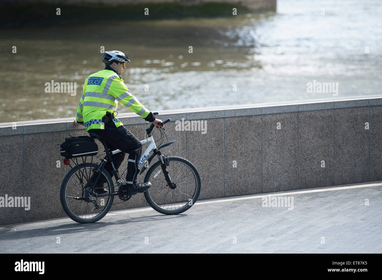 City of london police officer hi-res stock photography and images - Alamy