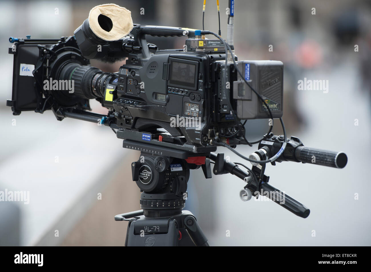 tv television cameras filming by the river thames Stock Photo Alamy