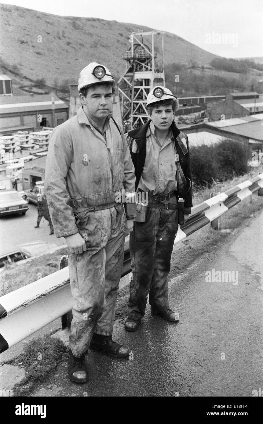 Coal miners Phillip Jenkins (left) and Chris Lee seen here at the Taff Merthyr Colliery, South Wales. 23rd March 1983 Stock Photo