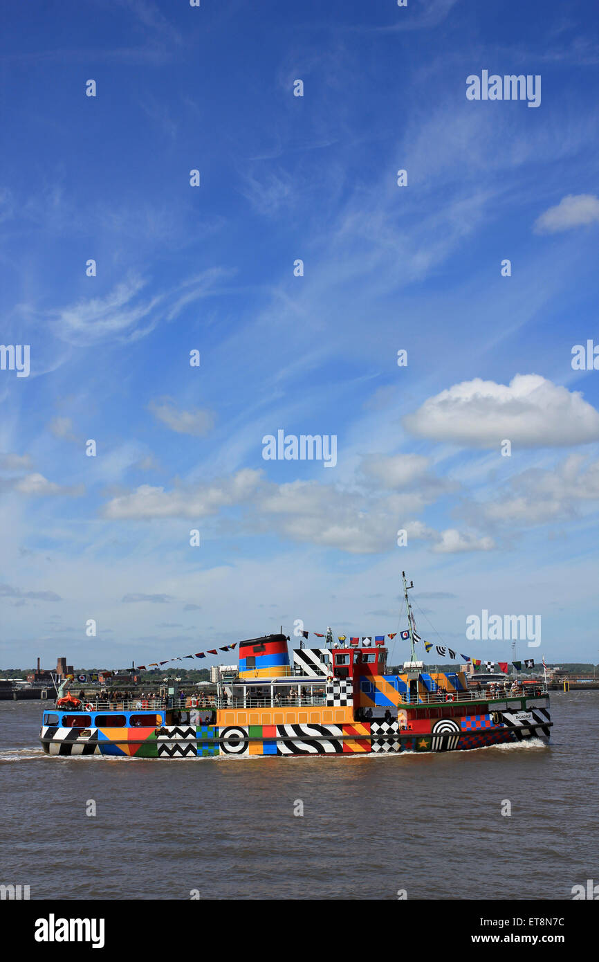 Mersey Ferry 'Snowdrop' Painted In Razzle Dazzle Colours Stock Photo Alamy