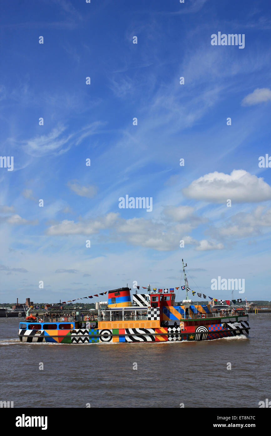 Mersey Ferry 'Snowdrop' Painted In Razzle Dazzle Colours Stock Photo