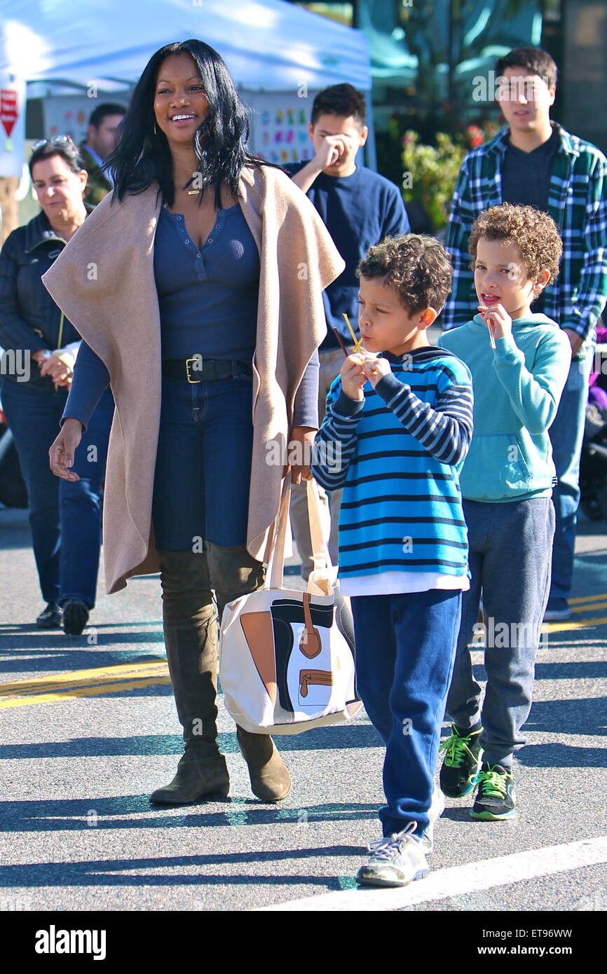 Garcelle Beauvais takes her twin sons to the Studio City Farmers Market(01)